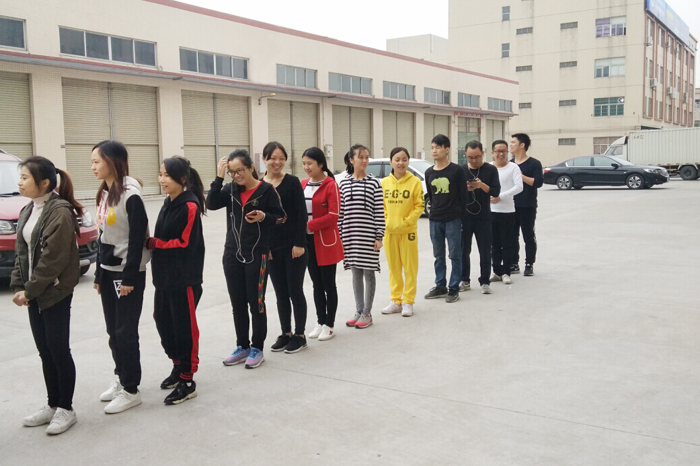 圣元电器伙伴们准备晨跑咯