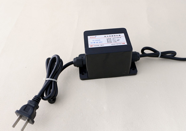 方形塑壳防水EEIO-FS30-220V/24V-A
