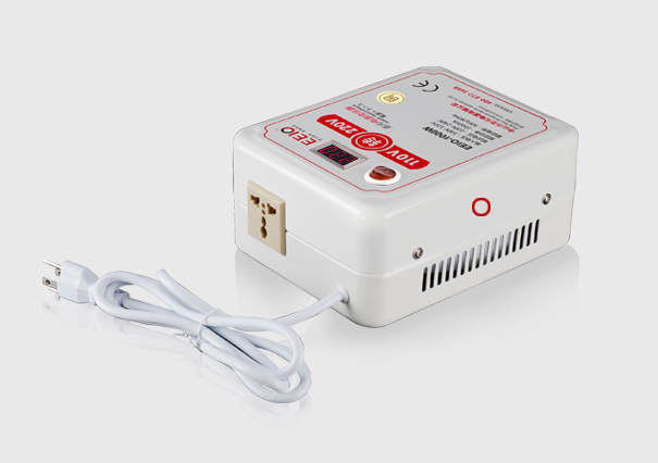 2000W110V转220V电压转换器【带电压显示】